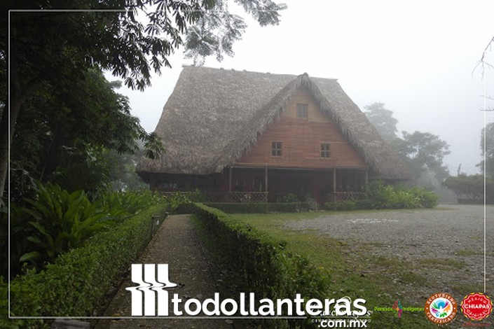 Las Guacamayas, Centro Ecoturístico