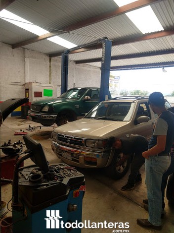 Llantera Santos Huapalcalco